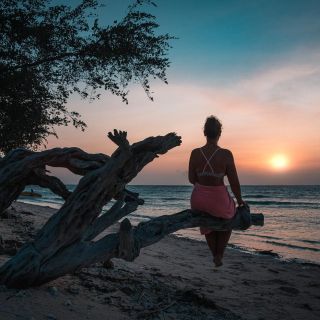 ✨ Odpočinek u vody při západu slunce je malý rituál, který dokáže zázraky. 🌅💧 Klidná hladina, teplé barvy oblohy a pár...